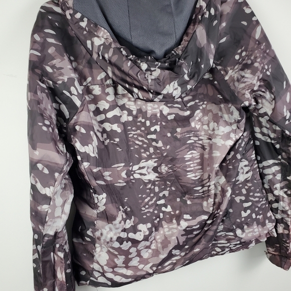 New Balance Abstract Print Zip Windbreaker Large - Picture 8 of 9